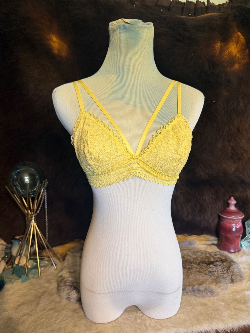 Yellow Lace Bralette - Women's Intimates M (5000A)